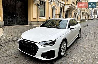 Седан Audi A4 2022 в 