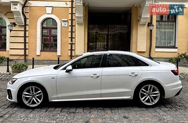 Седан Audi A4 2022 в 