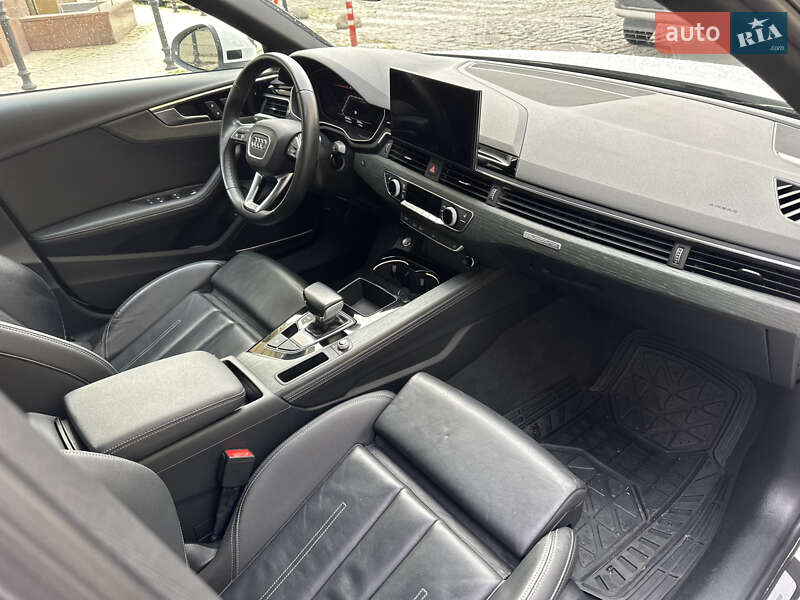 Седан Audi A4 2022 в Киеве