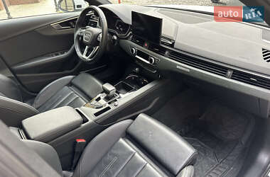 Седан Audi A4 2022 в 