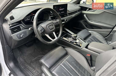 Седан Audi A4 2022 в 