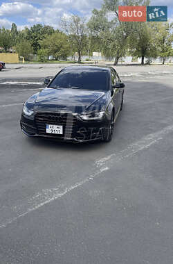 Седан Audi A4 2015 в 