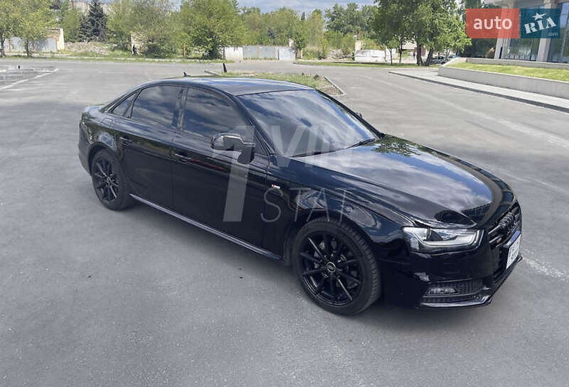 Седан Audi A4 2015 в Кривом Роге