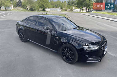 Седан Audi A4 2015 в 