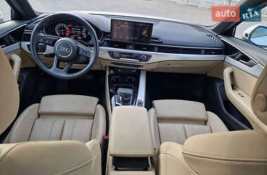 Седан Audi A4 2019 в 