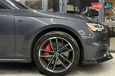 Седан Audi A4 2015 в 