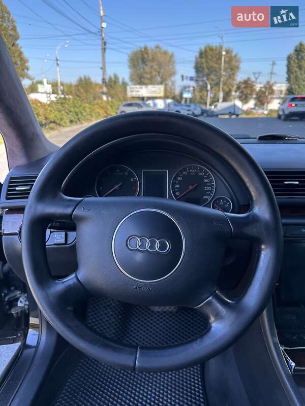 Седан Audi A4 2004 в Вышгороде