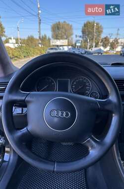 Седан Audi A4 2004 в 