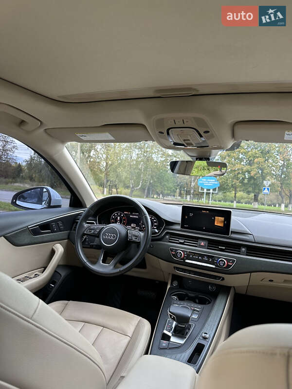 Седан Audi A4 2018 в Луцке