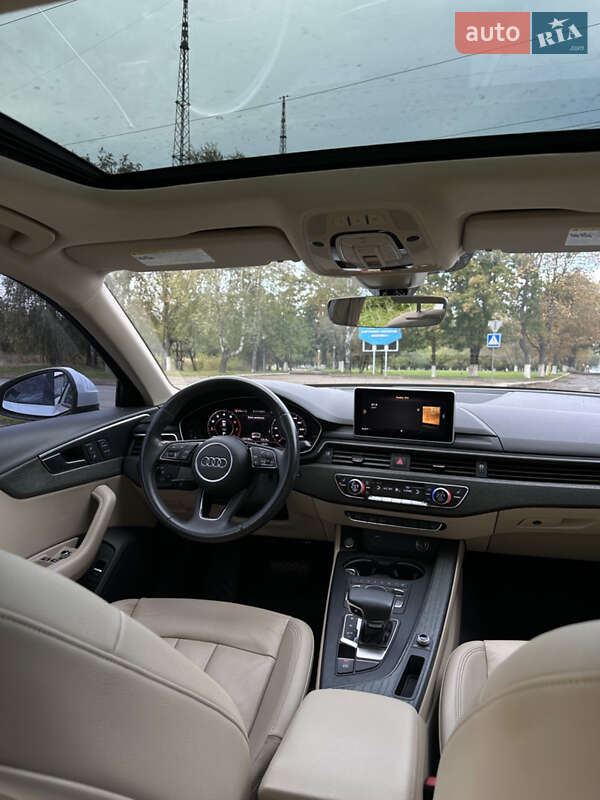 Седан Audi A4 2018 в Луцке
