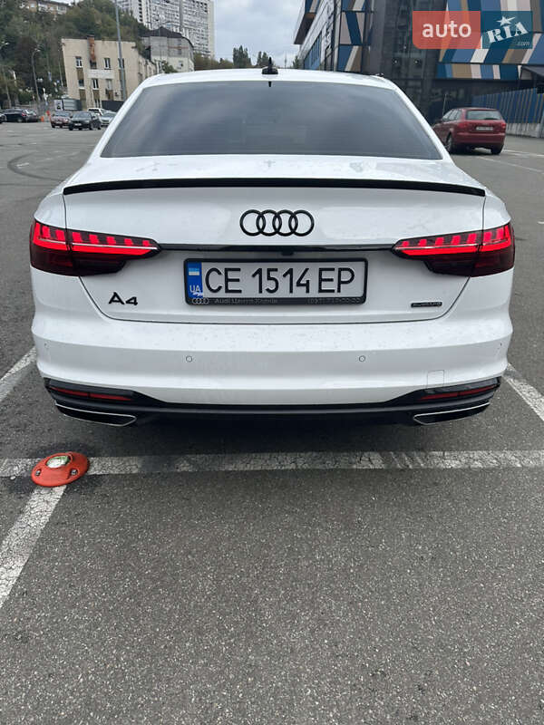 Седан Audi A4 2022 в Киеве
