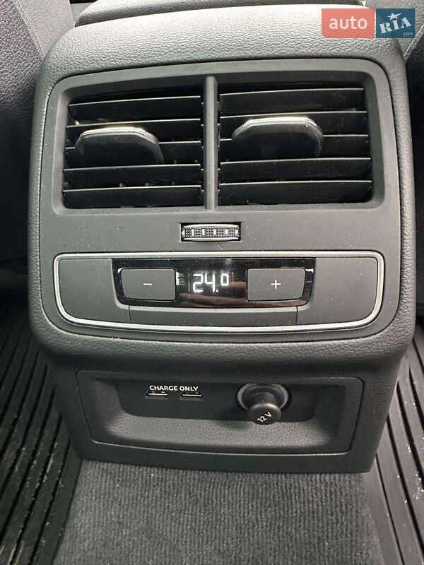 Седан Audi A4 2022 в Киеве