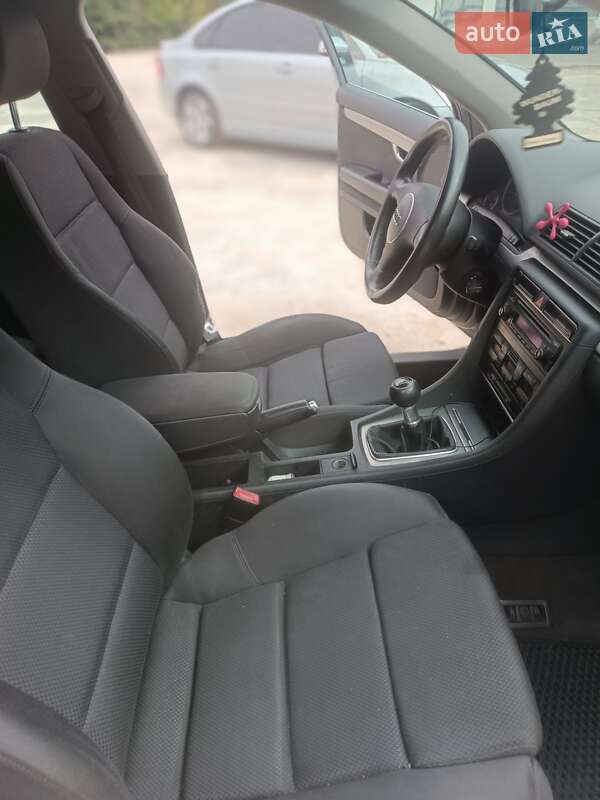 Универсал Audi A4 2002 в Городке