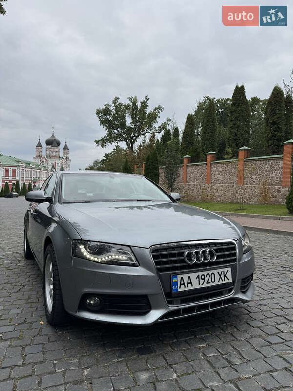 Седан Audi A4 2010 в Киеве