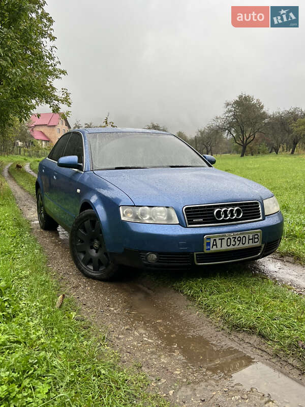 Седан Audi A4 2000 в Косове