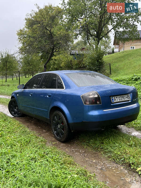 Седан Audi A4 2000 в Косове