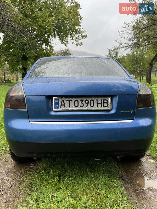 Седан Audi A4 2000 в Косове
