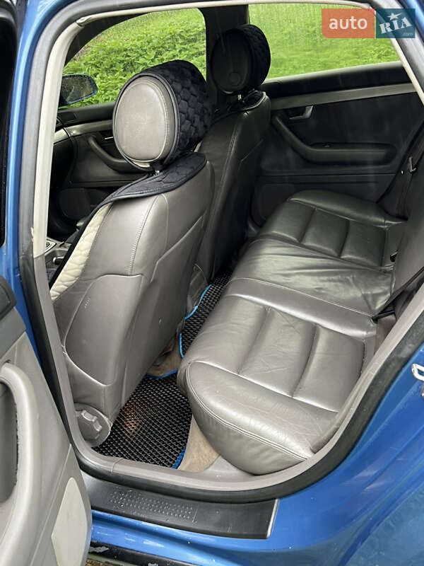 Седан Audi A4 2000 в Косове