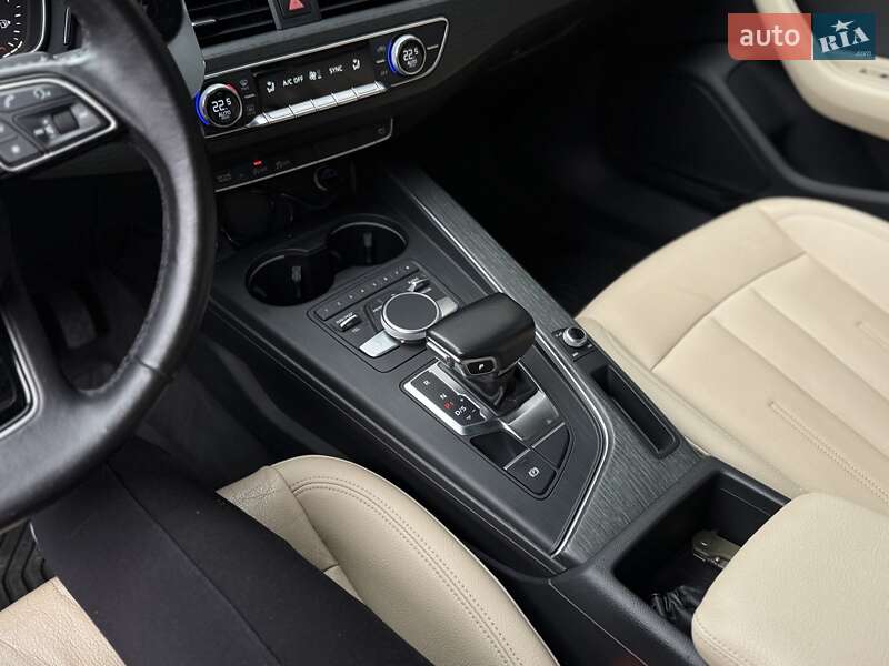 Седан Audi A4 2017 в Киеве