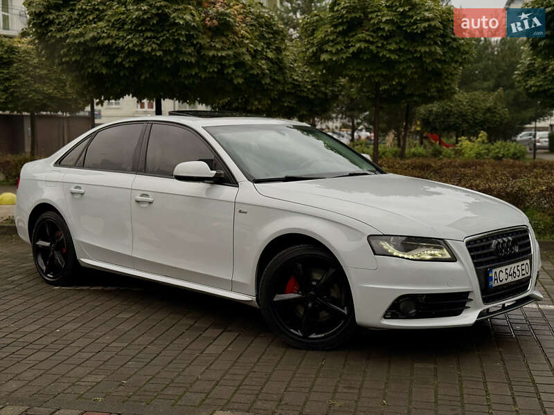 Седан Audi A4 2012 в Ивано-Франковске