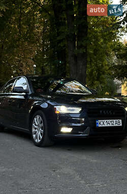 Седан Audi A4 2012 в Краснограді