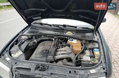 Седан Audi A4 1995 в Рахове