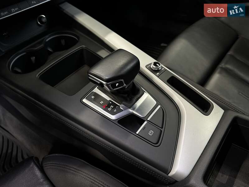 Седан Audi A4 2020 в Киеве