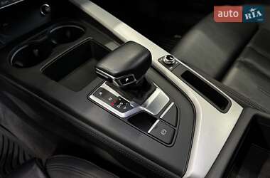 Седан Audi A4 2020 в 