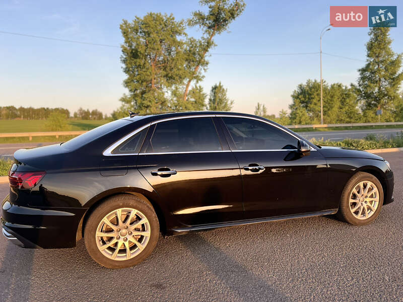 Седан Audi A4 2020 в Киеве
