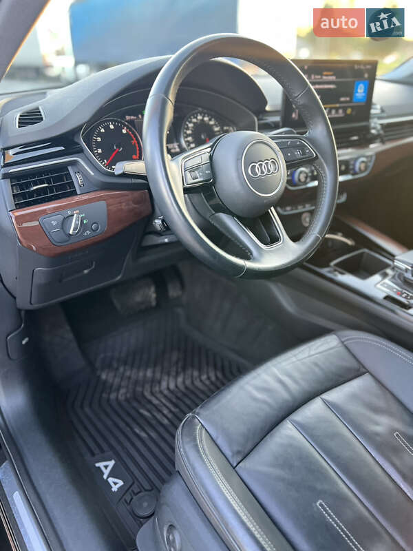Седан Audi A4 2020 в Киеве