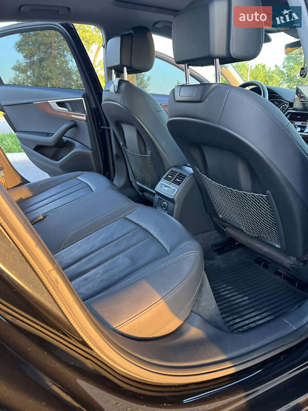 Седан Audi A4 2020 в Киеве