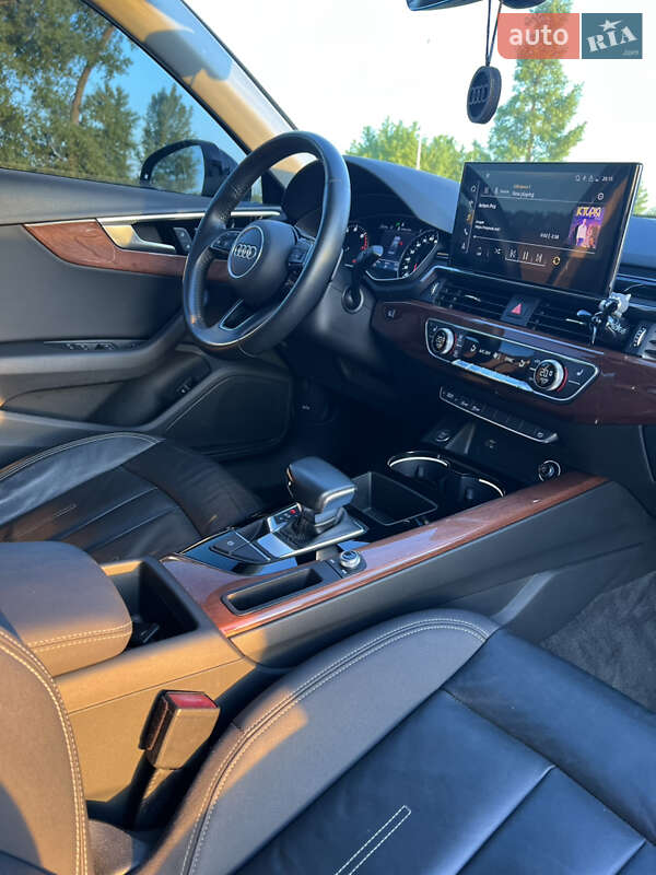 Седан Audi A4 2020 в Киеве