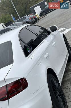 Седан Audi A4 2010 в 