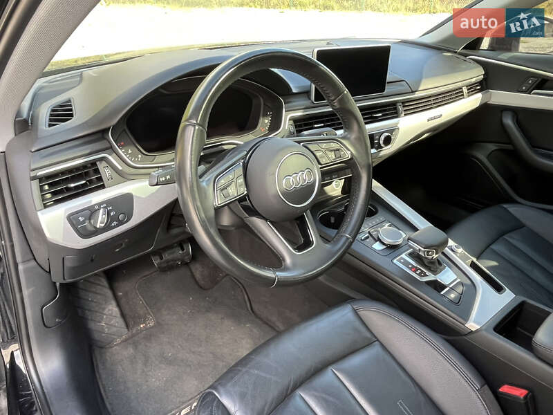 Седан Audi A4 2018 в Львове