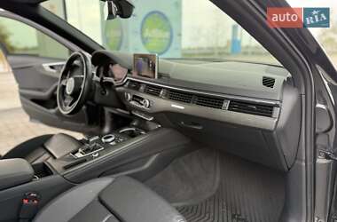 Седан Audi A4 2019 в 