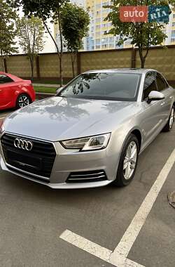 Седан Audi A4 2016 в Львове