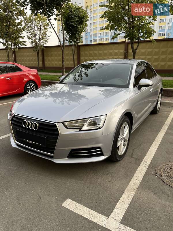 Седан Audi A4 2016 в 