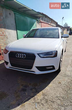 Седан Audi A4 2012 в Умані