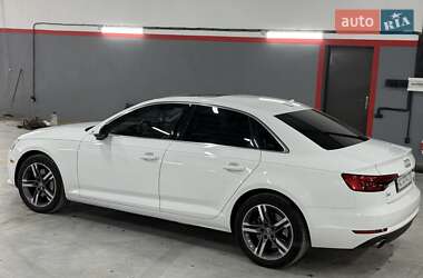 Седан Audi A4 2017 в 