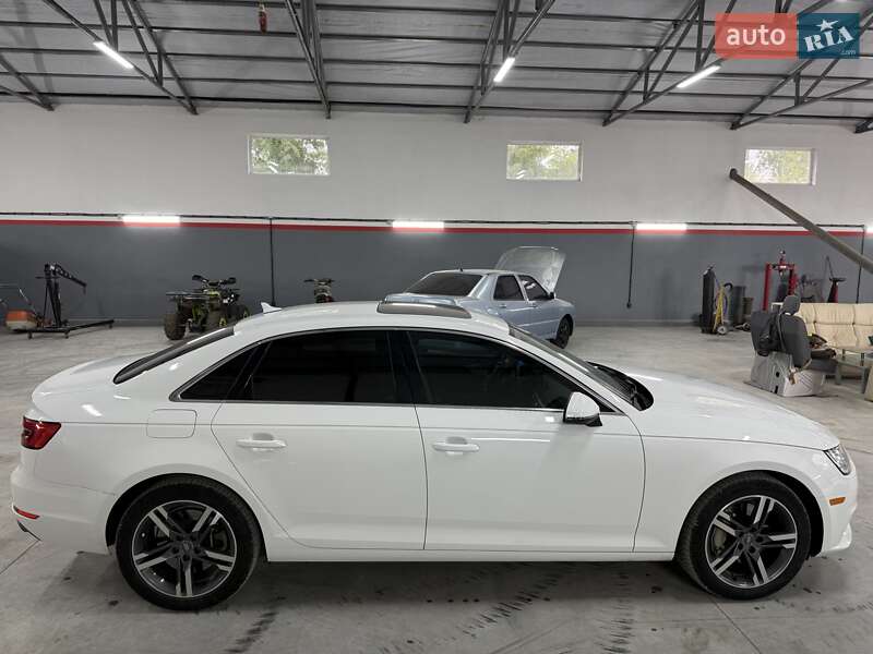Седан Audi A4 2017 в Любомле