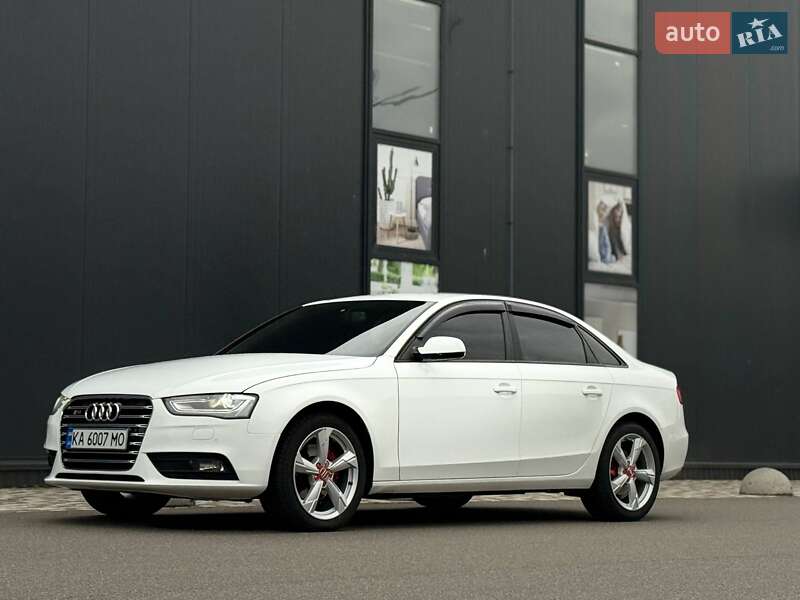 Седан Audi A4 2012 в Киеве