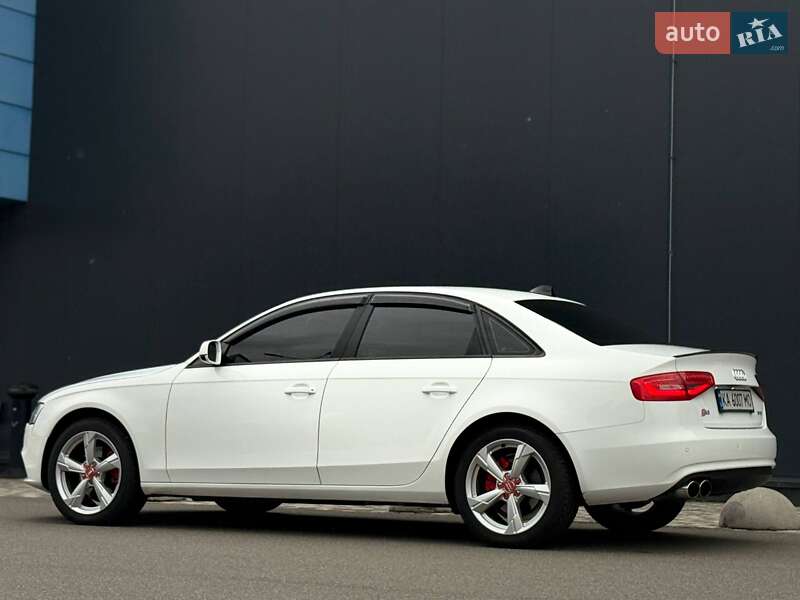 Седан Audi A4 2012 в Киеве
