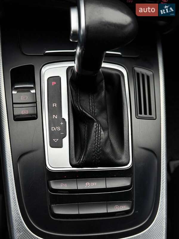 Седан Audi A4 2012 в Киеве