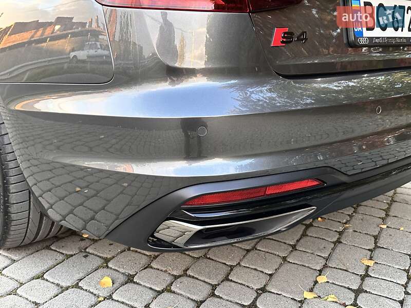 Седан Audi A4 2024 в Львове