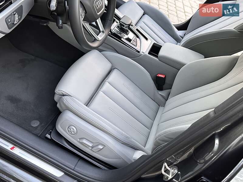 Седан Audi A4 2024 в Львове