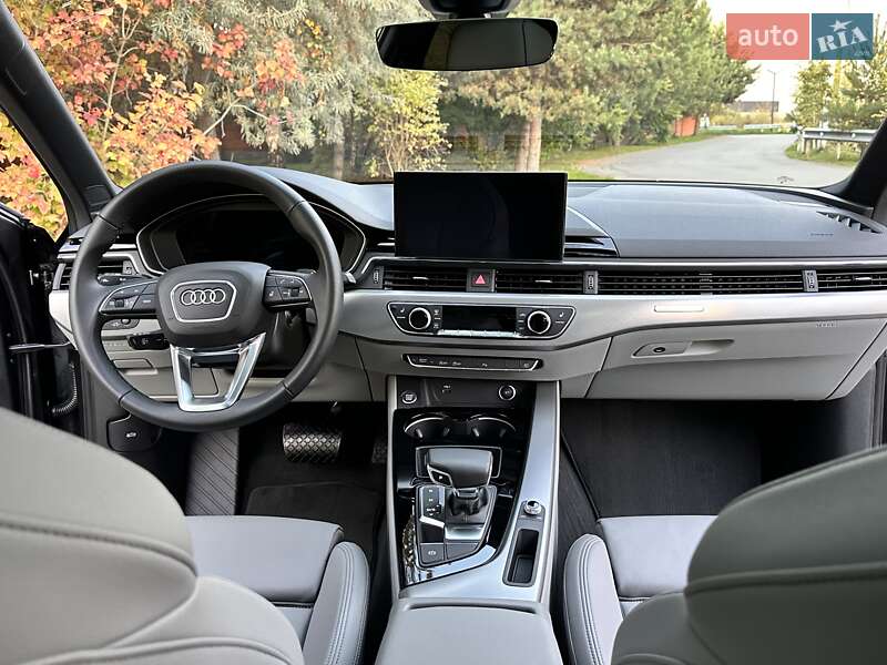 Седан Audi A4 2024 в Львове