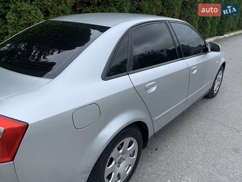 Седан Audi A4 2001 в Зборове