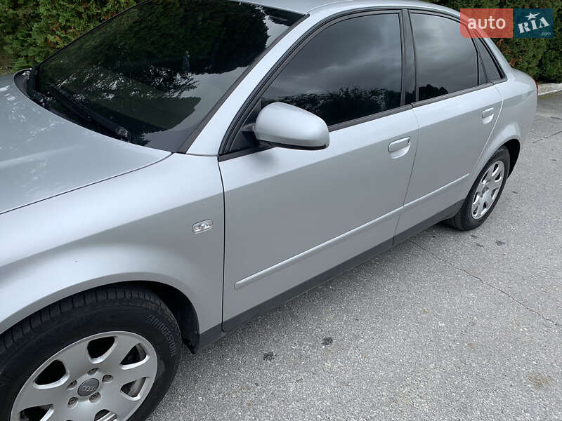 Седан Audi A4 2001 в Зборове