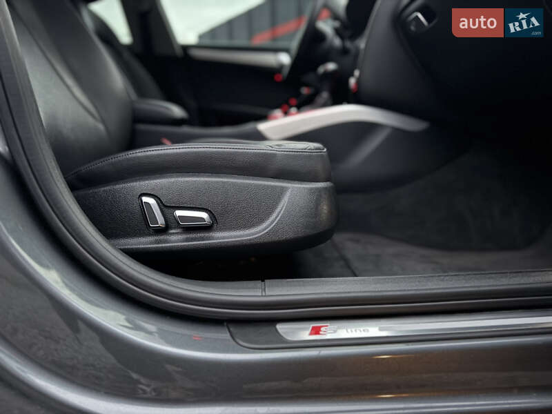 Седан Audi A4 2014 в Луцке
