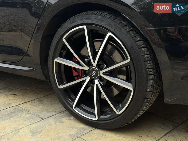 Седан Audi A4 2017 в Ивано-Франковске